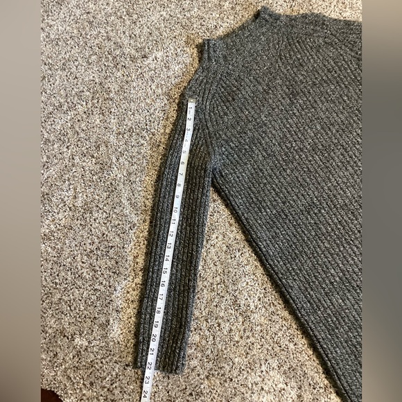 Livi’s Sweater Women 100% Extra Fine Merino Wool Fall Winter Black Long Sleeve - Picture 5 of 7